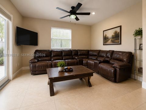 Tiny photo for 3327 Taft St, Hollywood, FL 33021 (MLS # A12036578)