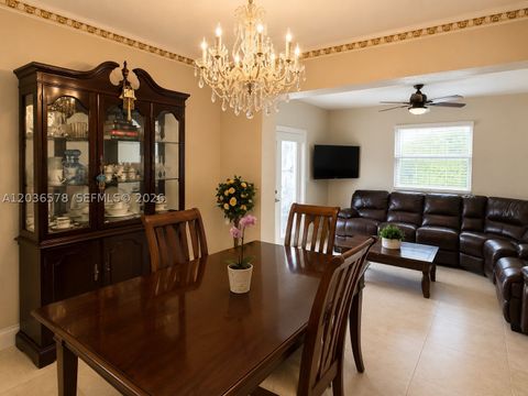 Tiny photo for 3327 Taft St, Hollywood, FL 33021 (MLS # A12036578)