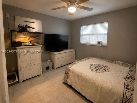 Tiny photo for 3327 Taft St, Hollywood, FL 33021 (MLS # A12036578)