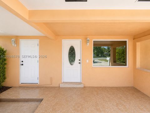 Tiny photo for 3327 Taft St, Hollywood, FL 33021 (MLS # A12036578)