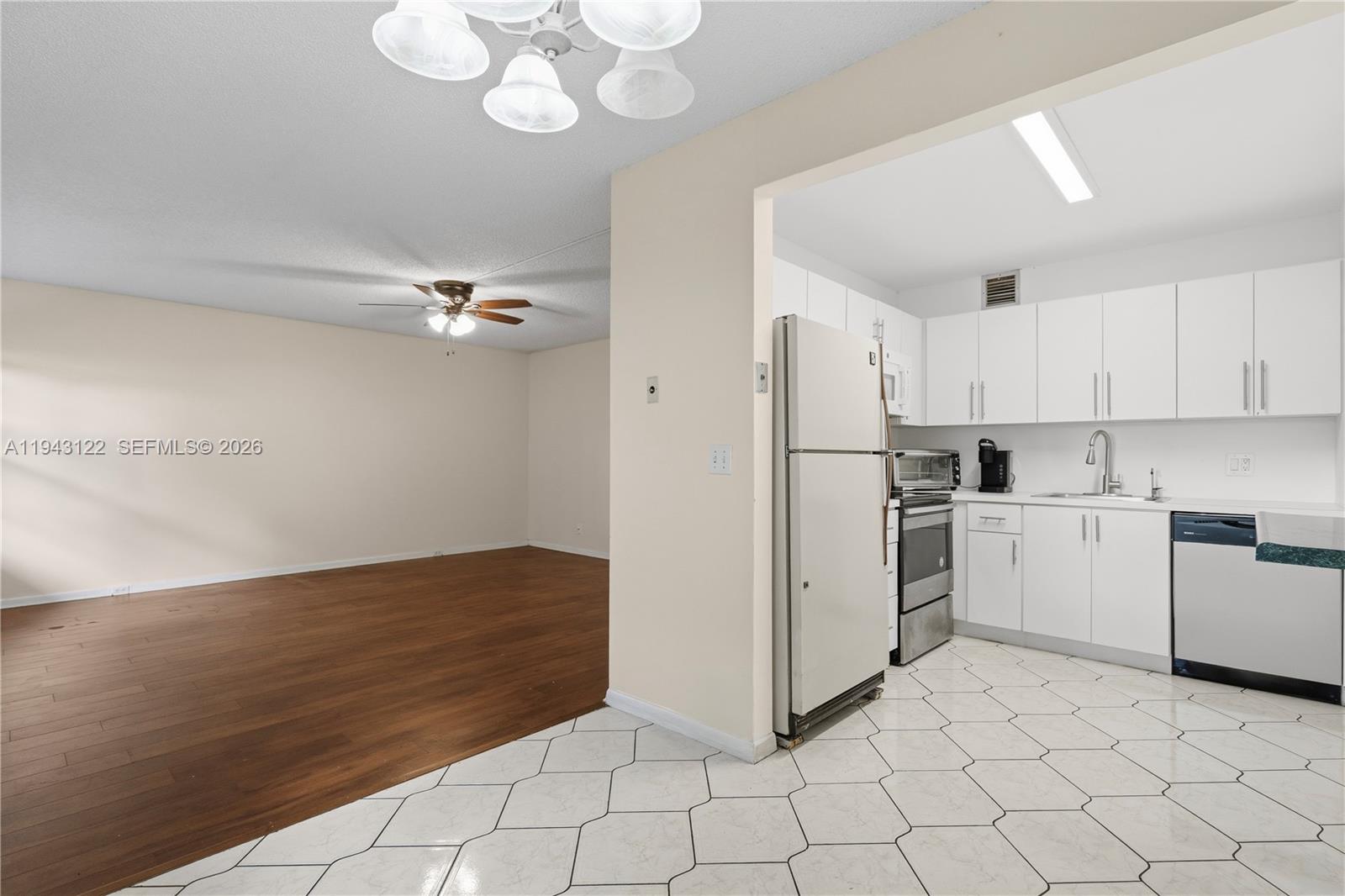 NEW HAMPTON AT CENTURY VI - Residential