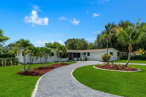 Photo of 10825 SW 80th Ave, Miami, FL 33156 (MLS # A12025421)