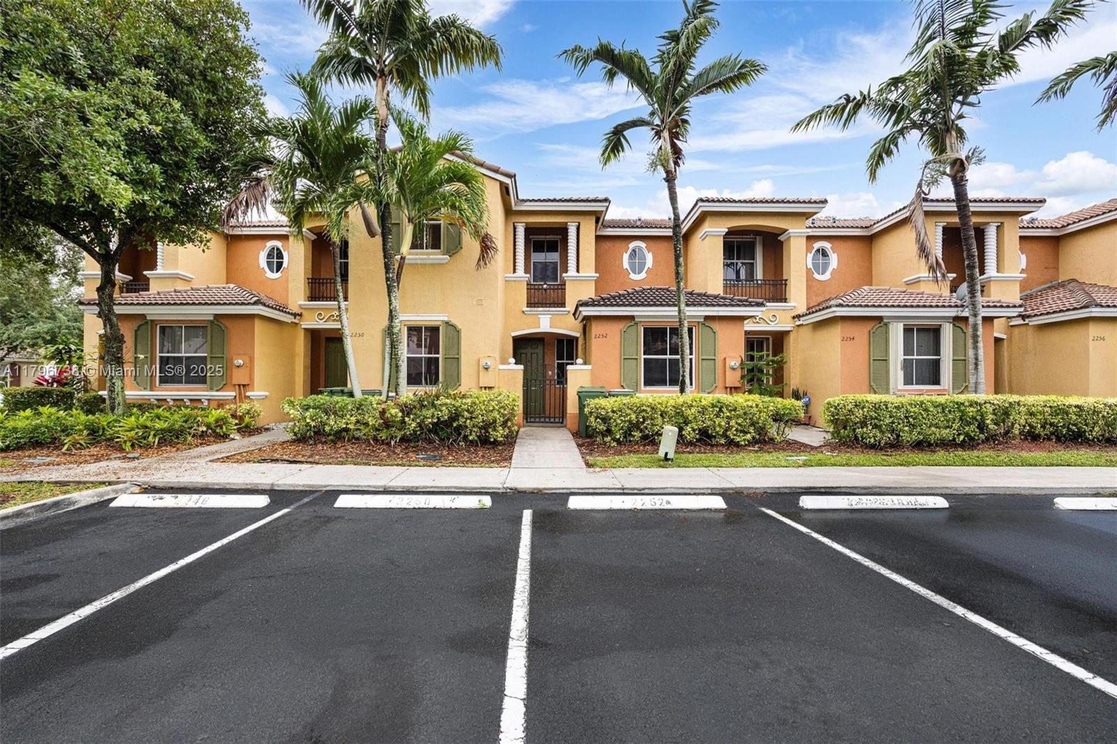 Property for Sale at 2252 Ne 42nd Cir, Homestead, Miami-Dade County, Florida - Bedrooms: 3 
Bathrooms: 3  - $383,000