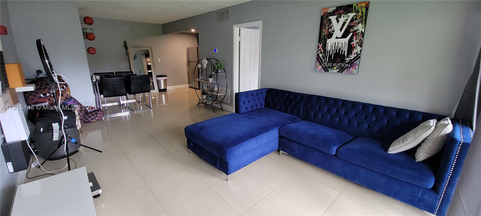 5773 Washington St J2, Hollywood, Broward County, Florida - 1 Bedrooms  
1 Bathrooms - 