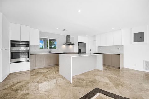 Photo of 5510 NE 18th Ave, Fort Lauderdale, FL 33334 (MLS # A11974395)