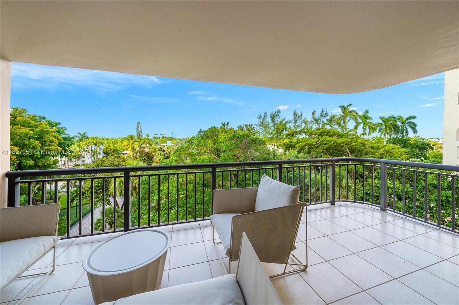 10175 Collins Ave 307