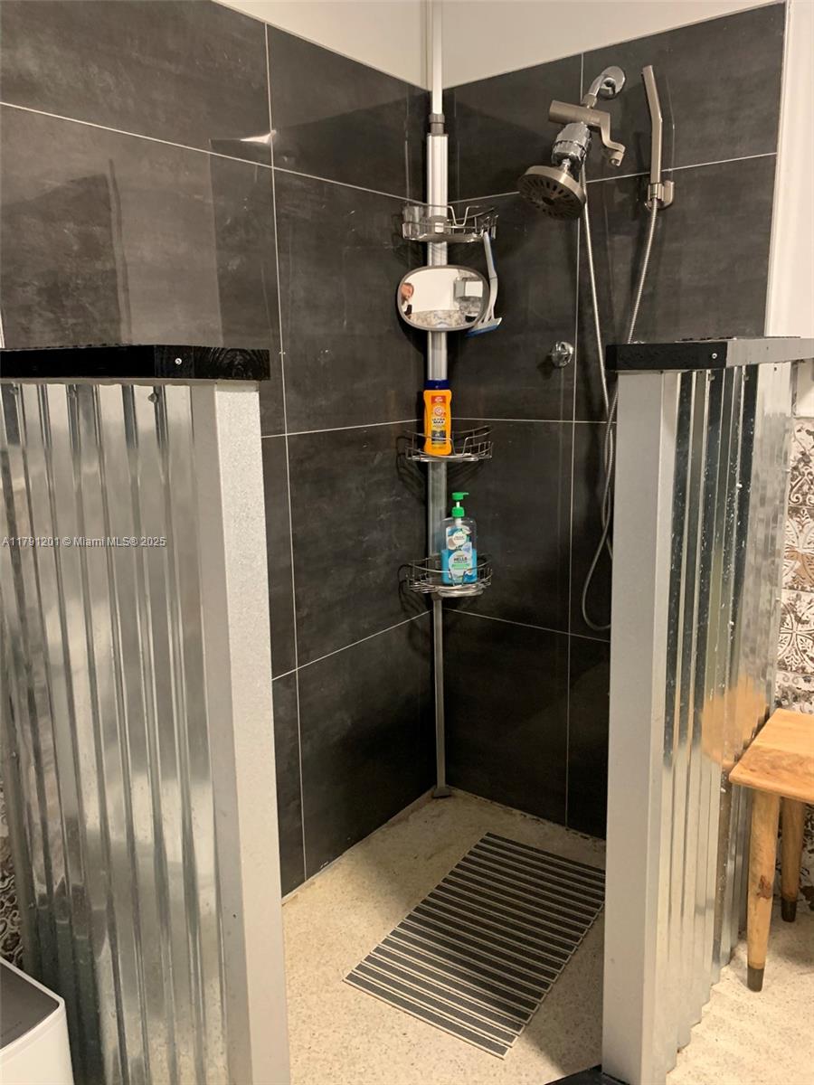 J F WOOTEN'S SUBDIVISION - Residential Lease