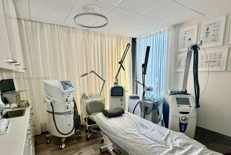 2500 E Hallandale Beach Blvd