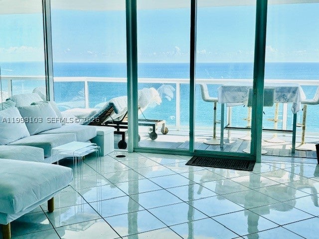 6301 Collins Ave 2802