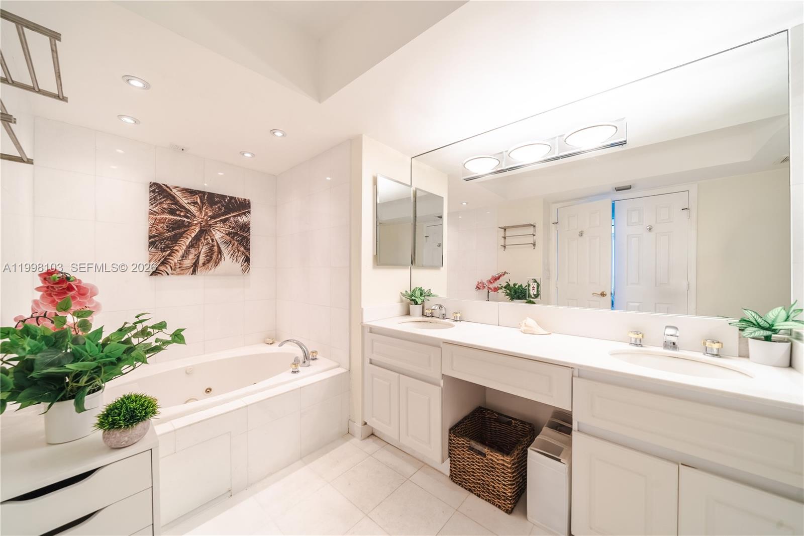 LA GORCE PALACE CONDO - Residential