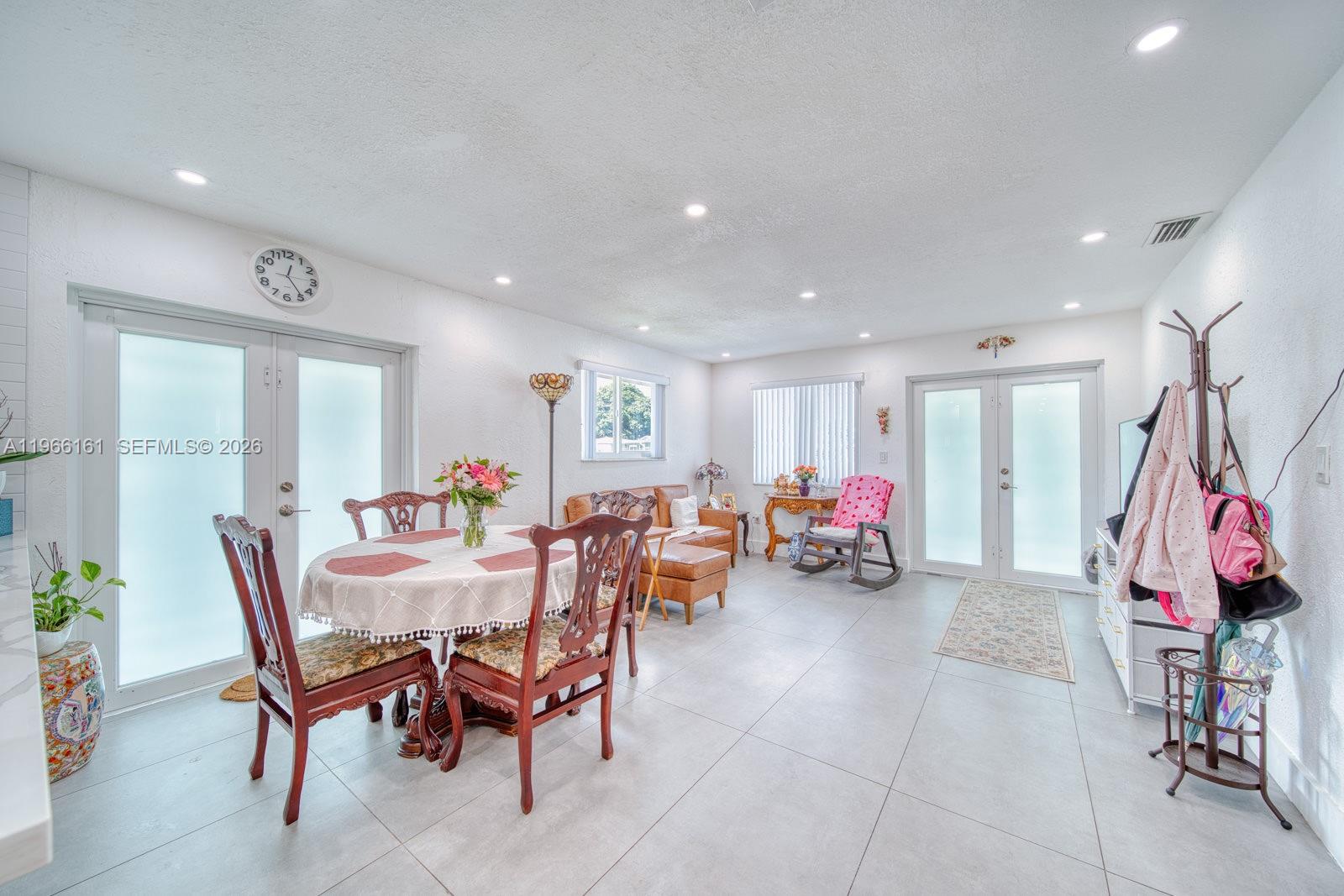 THE PINES - Residential Income