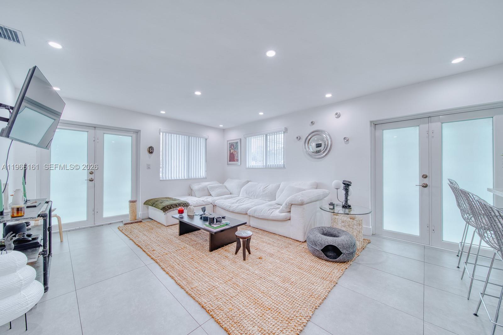 THE PINES - Residential Income