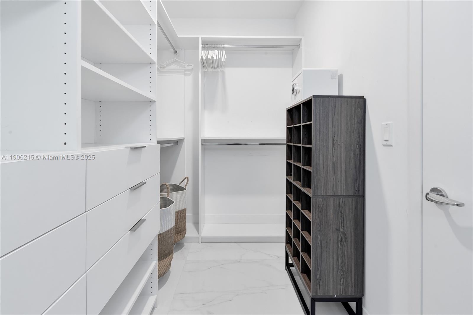 JADE SIGNATURE CONDO - Residential Lease