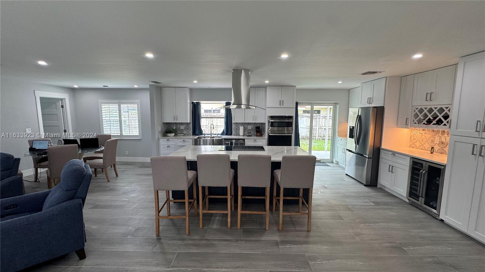 YACHT HARBOR MANOR - Residential Lease