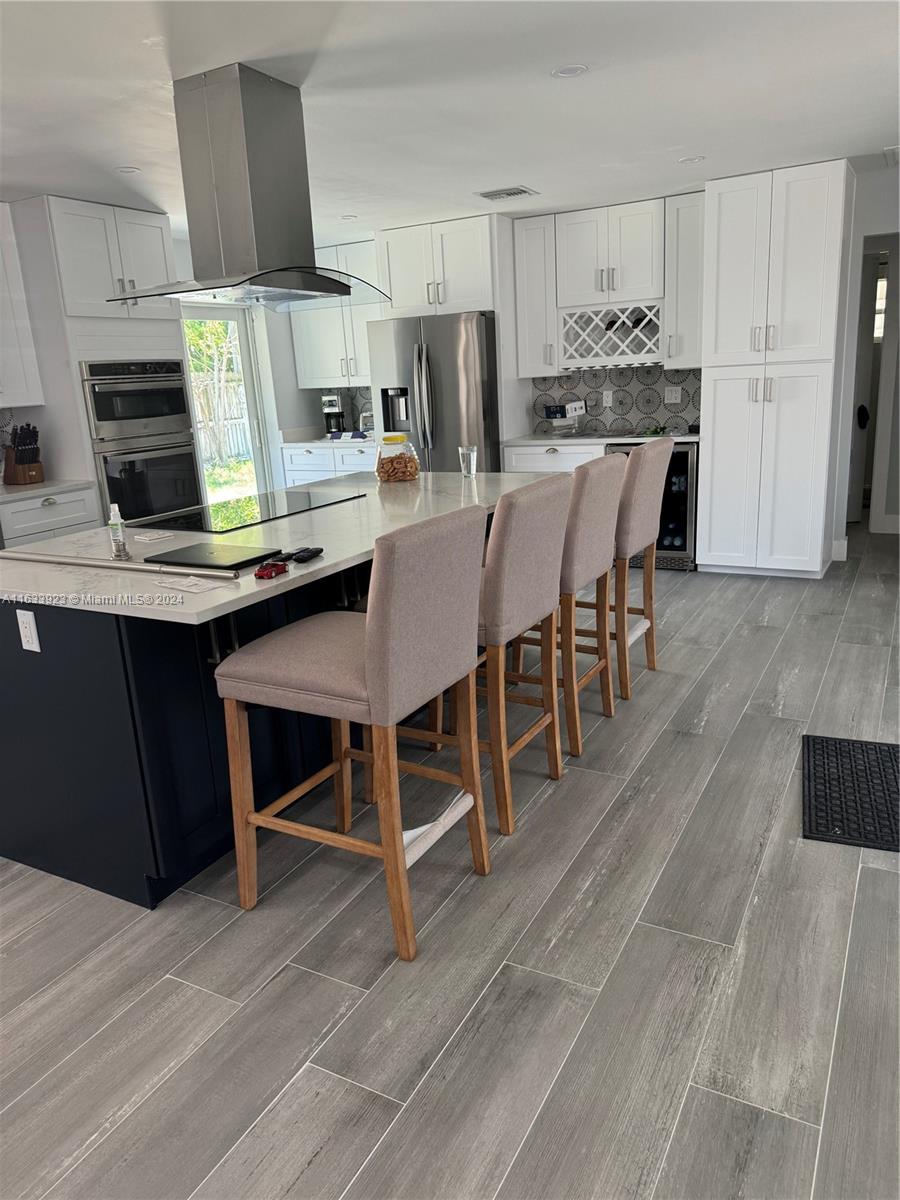 YACHT HARBOR MANOR - Residential Lease