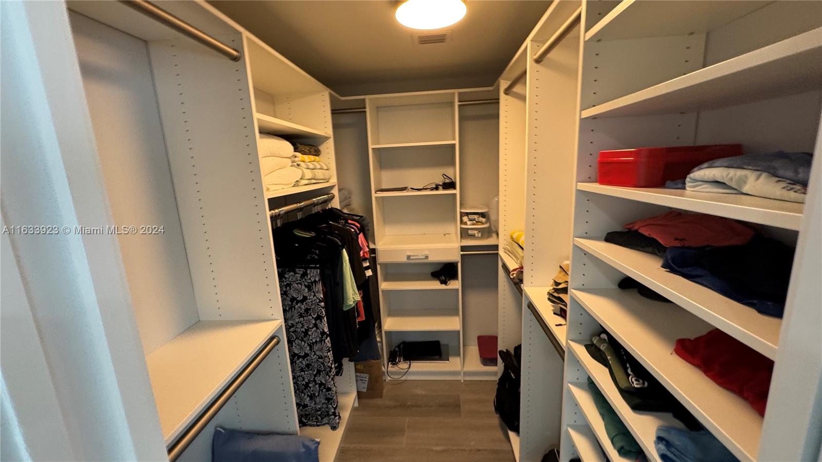 YACHT HARBOR MANOR - Residential Lease