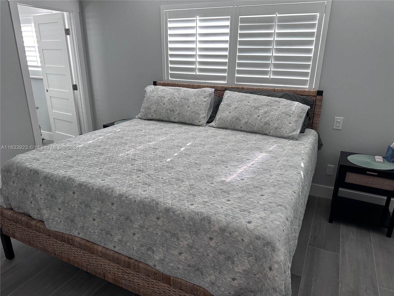 YACHT HARBOR MANOR - Residential Lease