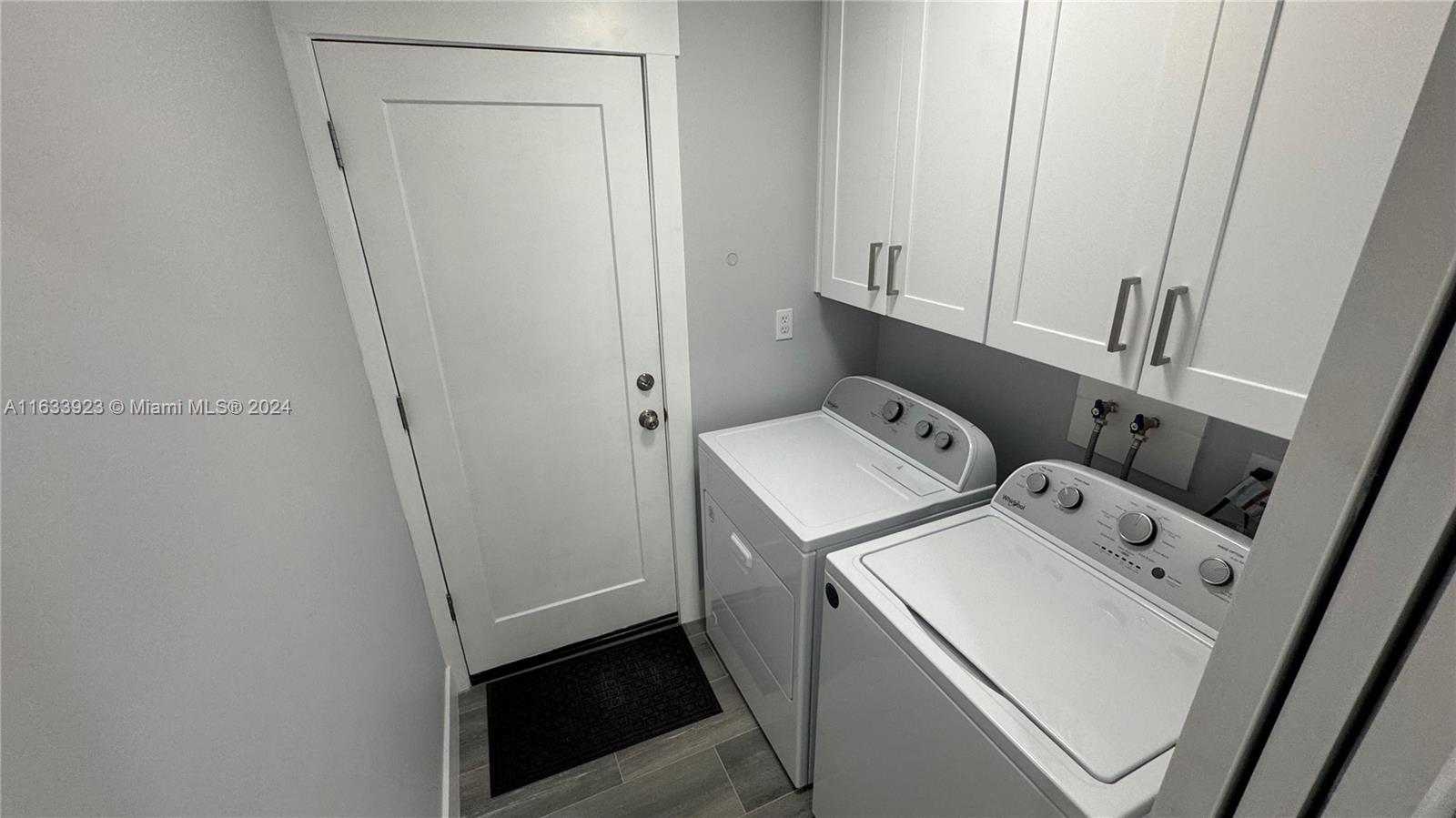 YACHT HARBOR MANOR - Residential Lease