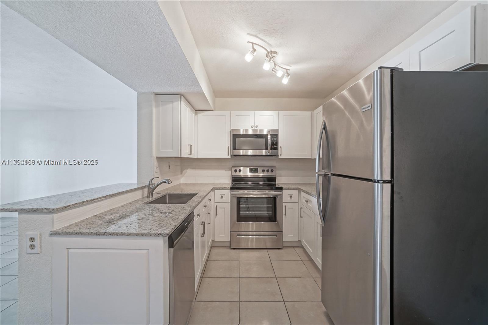 Address Not Disclosed, Pembroke Pines, Miami-Dade County, Florida - 2 Bedrooms  
2 Bathrooms - 