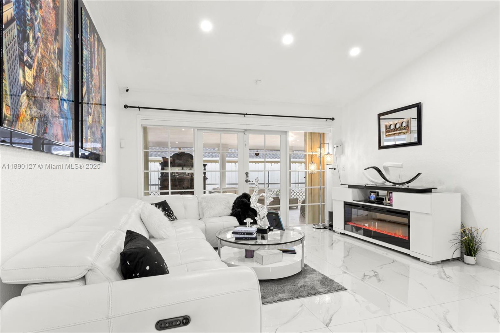 EDGEWATER PARK - Residential