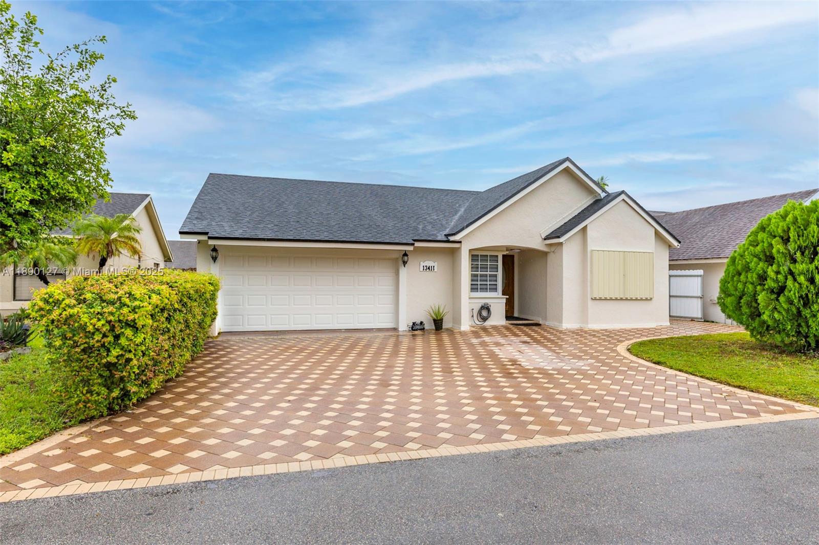 EDGEWATER PARK - Residential