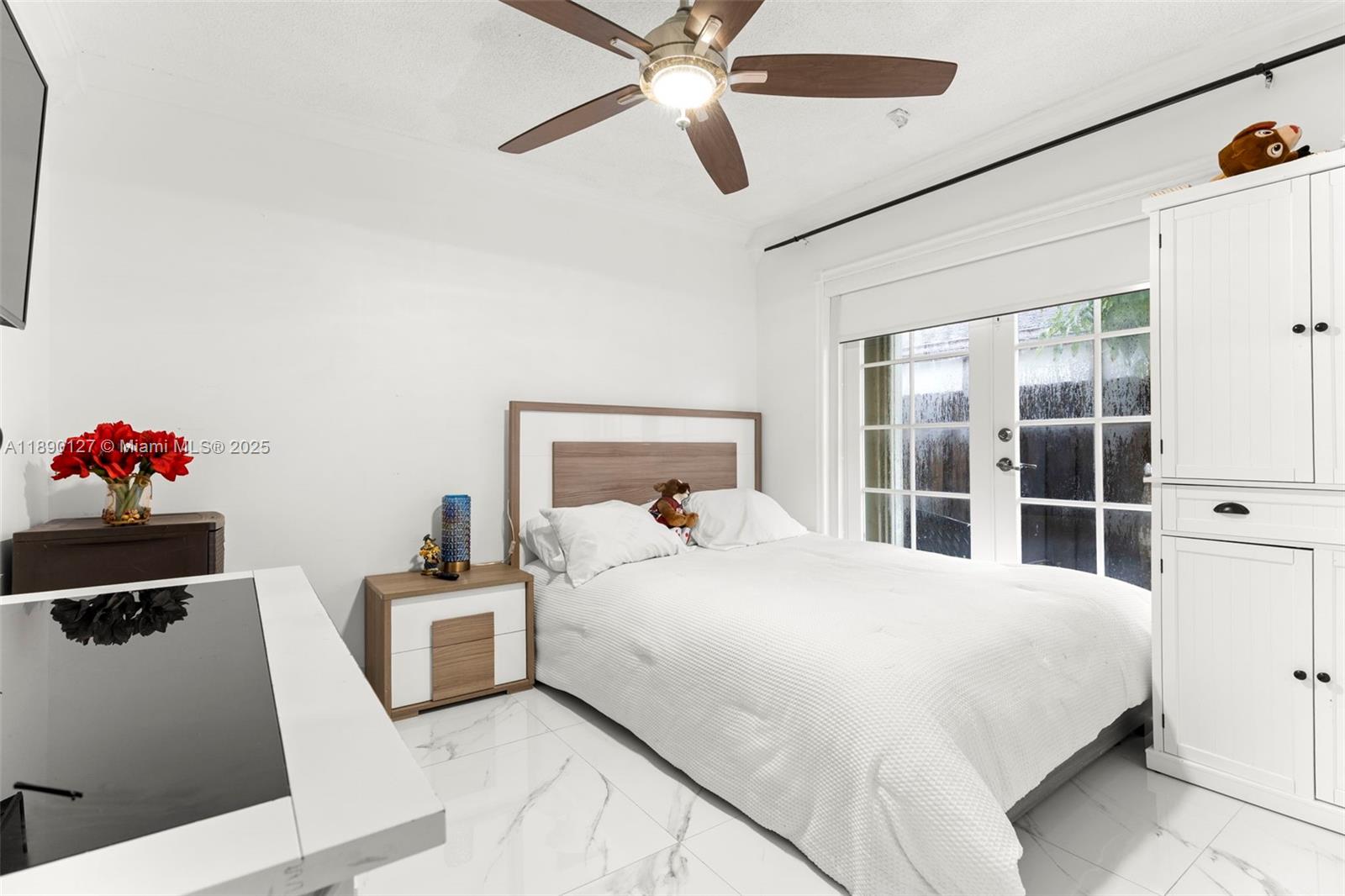 EDGEWATER PARK - Residential