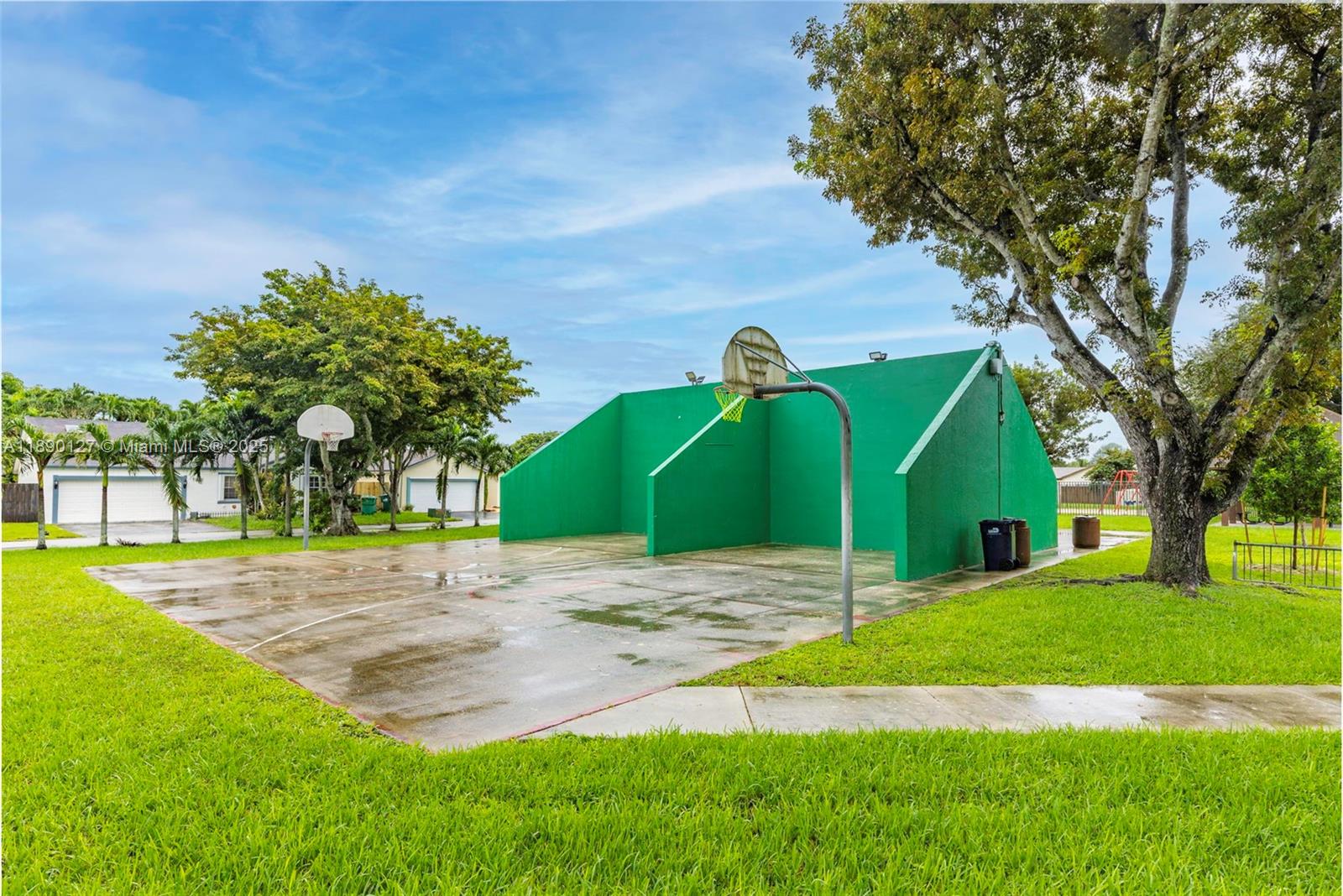 EDGEWATER PARK - Residential