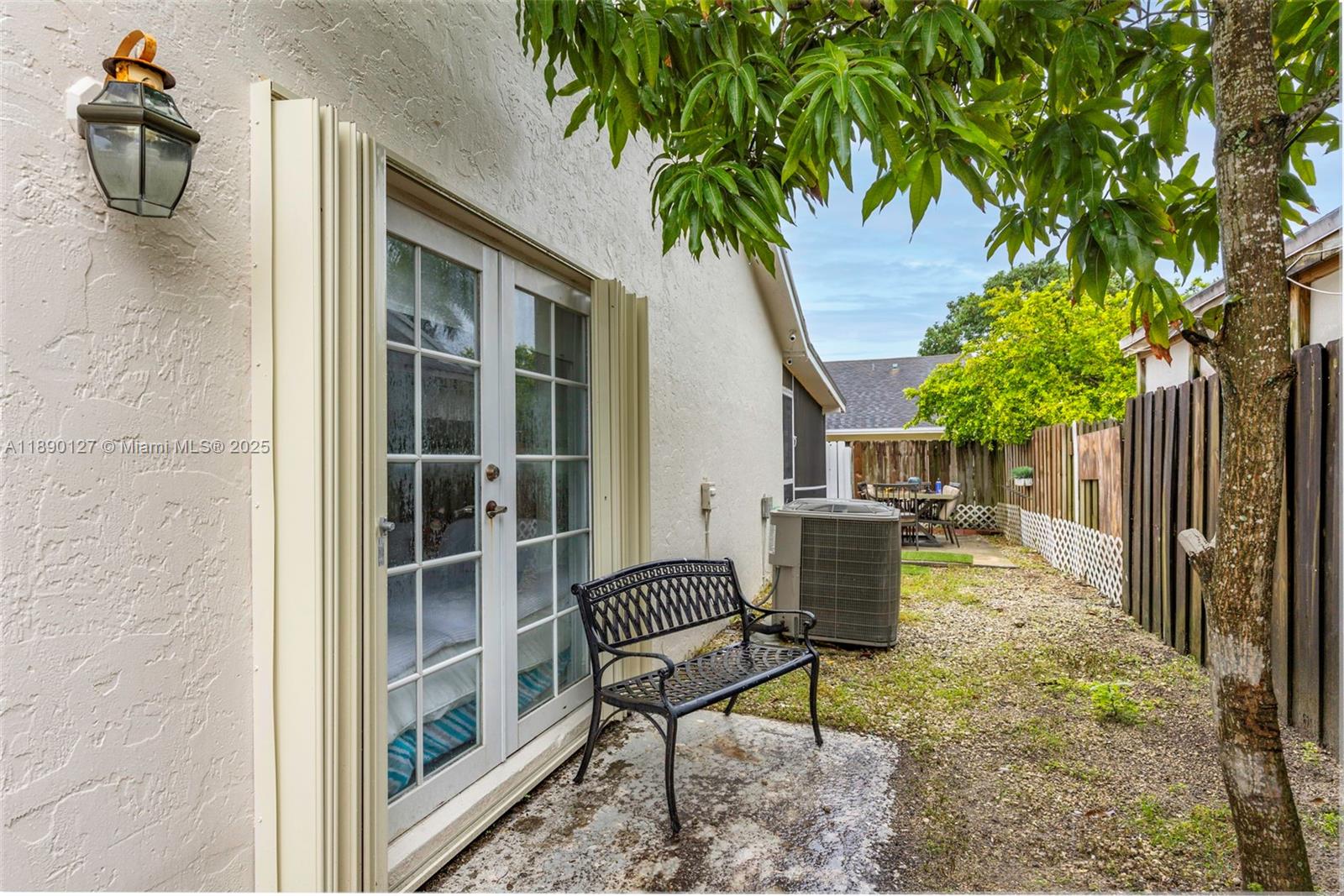 EDGEWATER PARK - Residential