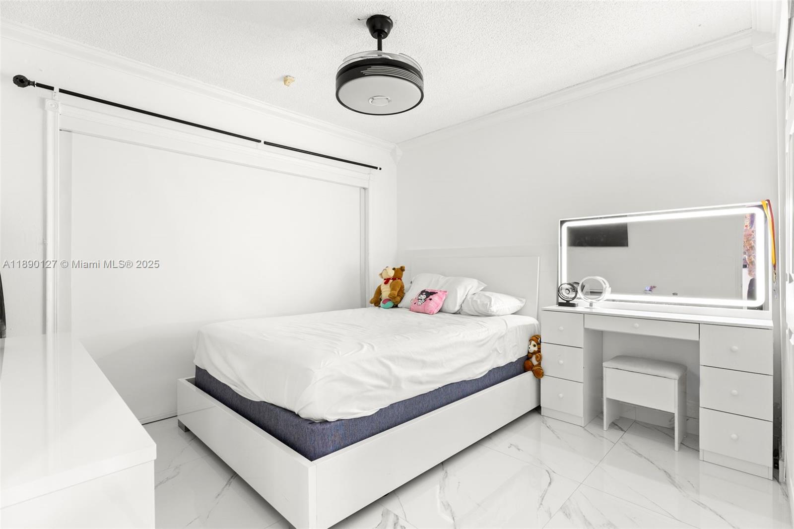 EDGEWATER PARK - Residential