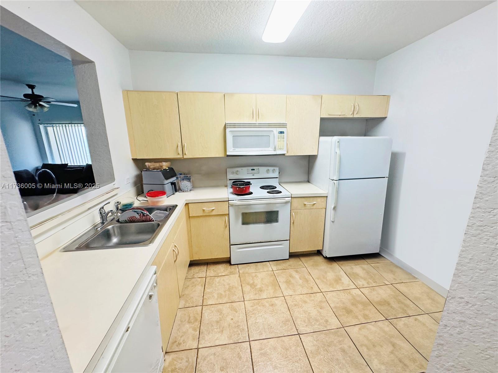 BELVEDERE ISLES CONDO - Residential