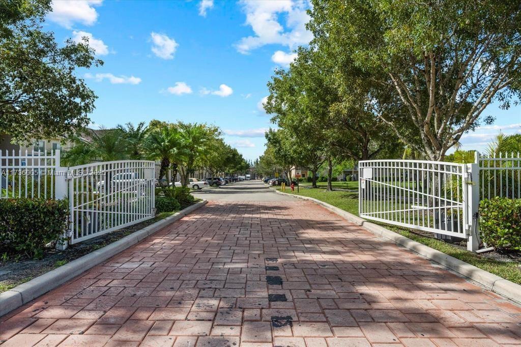 BELVEDERE ISLES CONDO - Residential