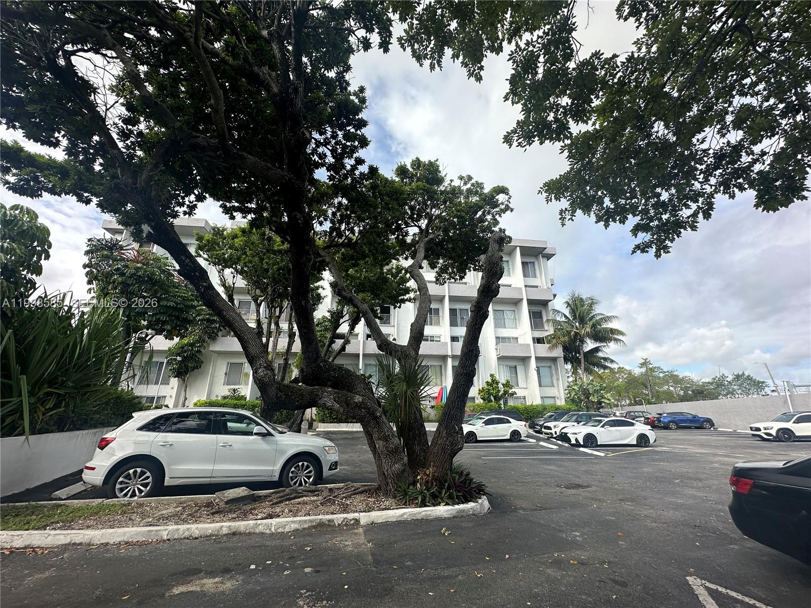 RIVERVIEW VILLAGE CONDO - Residential