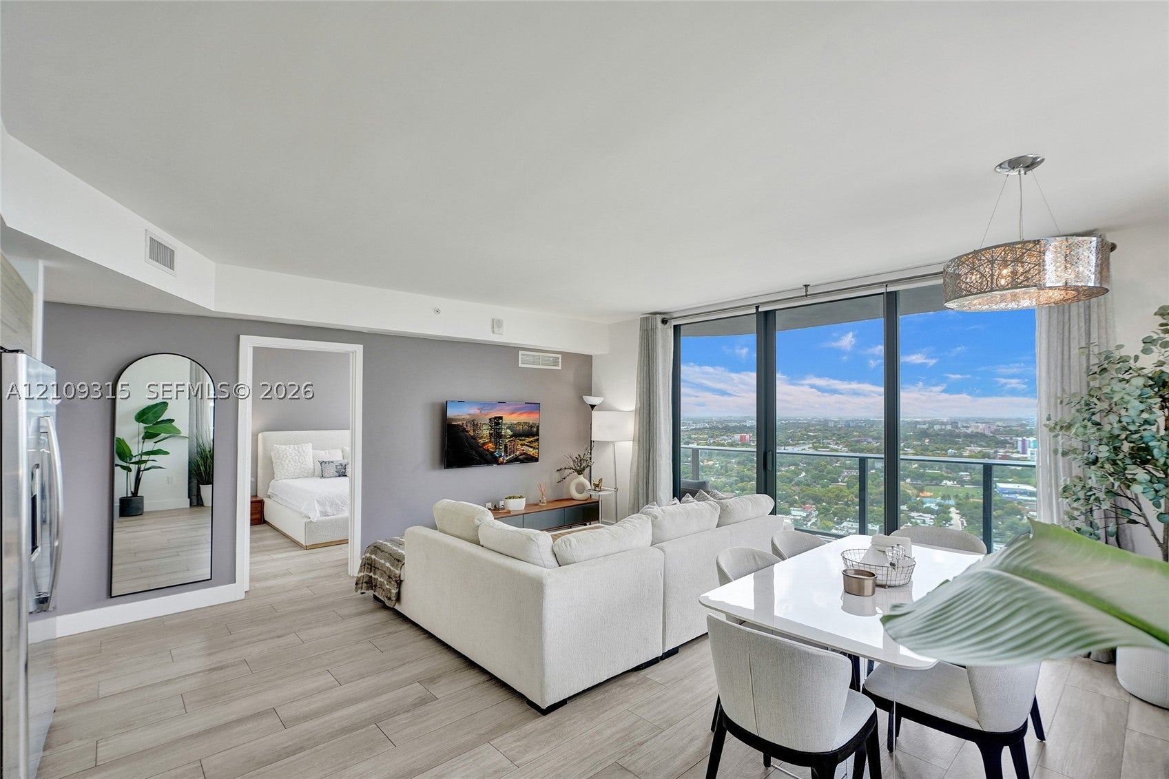 121 NE 34th St 2809