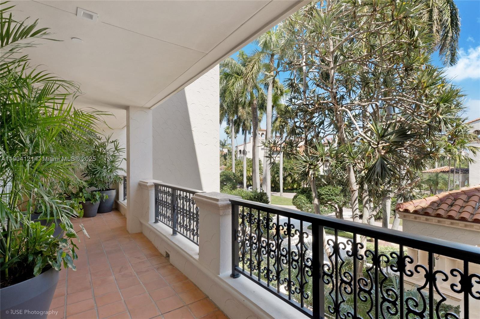 BAYVIEW AT FISHER ISL CON - Residential Lease