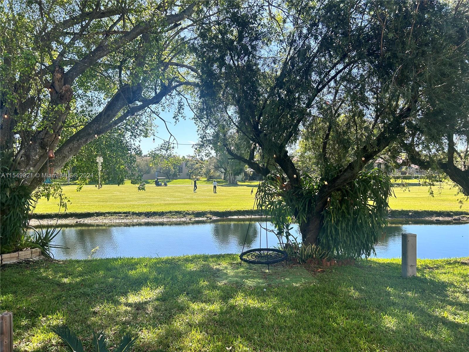 TAKE A LOOK AT THIS BEATIFUL TOWNHOME WITH AMAZING GOLF AND LAKE VIEWS. OWNER RELOCATING SO THIS IS YOUR CHANCE   TO OWN YOUR LITTLE PIECE OF   PARADISE WHERE YOU CAN ENJOY PLAYING GOLF, BE IN A CENTRAL LOCATION IN DORAL IN A GATED COMMUNITY. MAINTENACE 
INCLUDES INSURANCE, CABLE, WATER AND MORE.