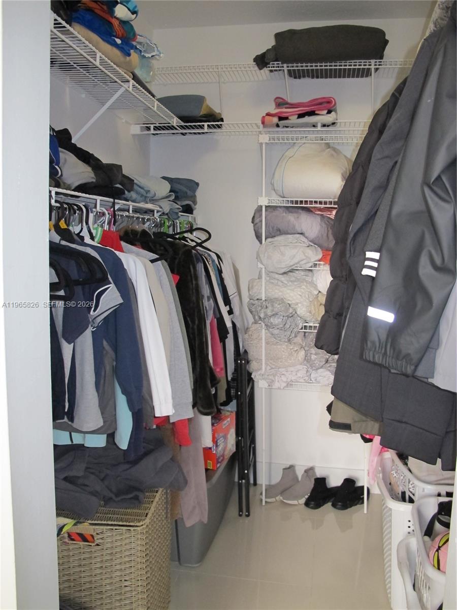 KENSINGTON - Residential