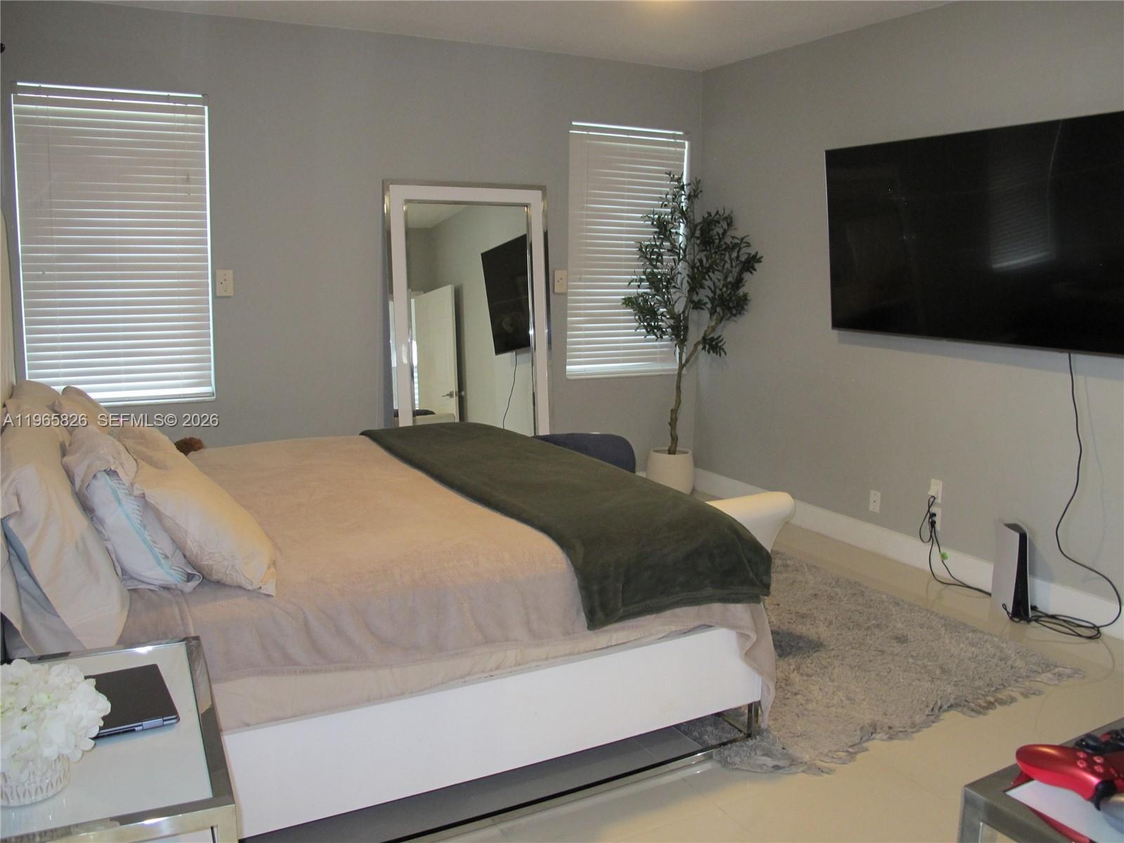 KENSINGTON - Residential