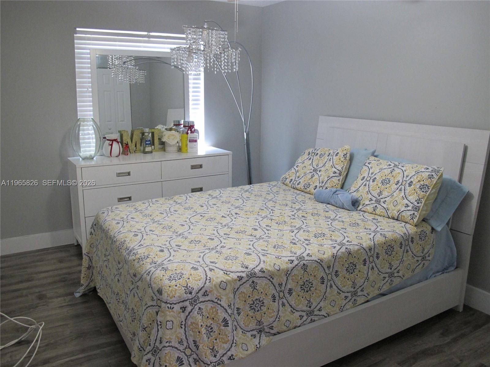 KENSINGTON - Residential