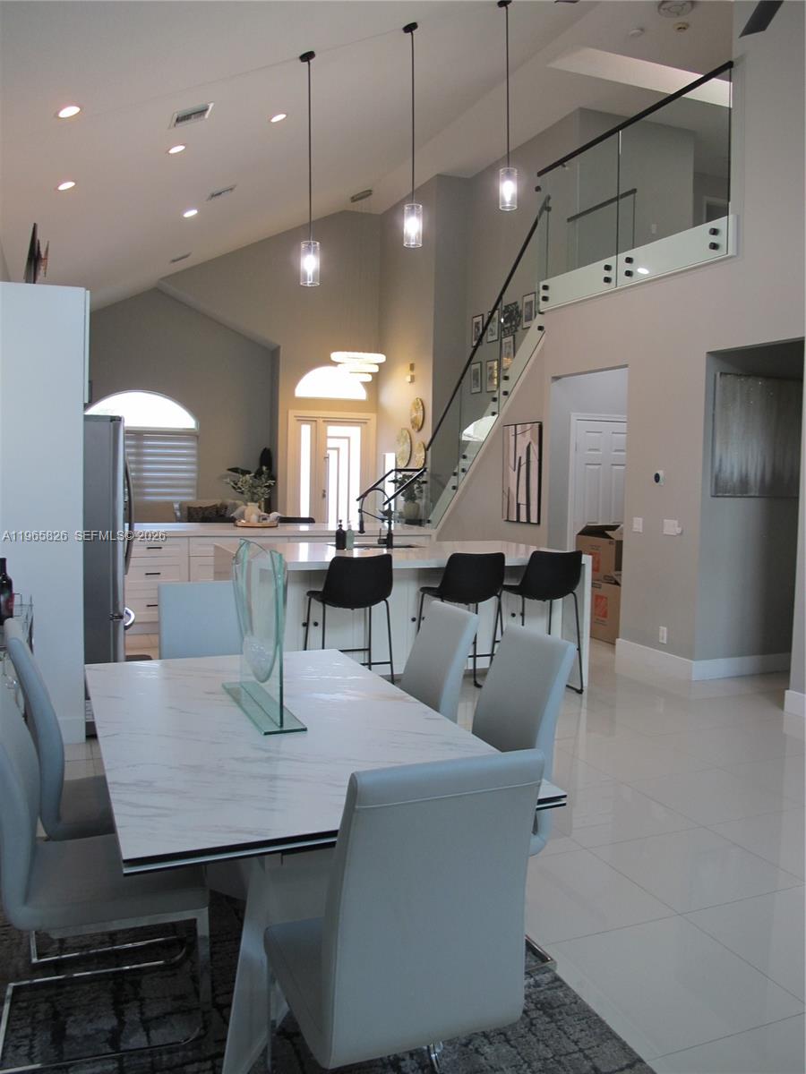 KENSINGTON - Residential