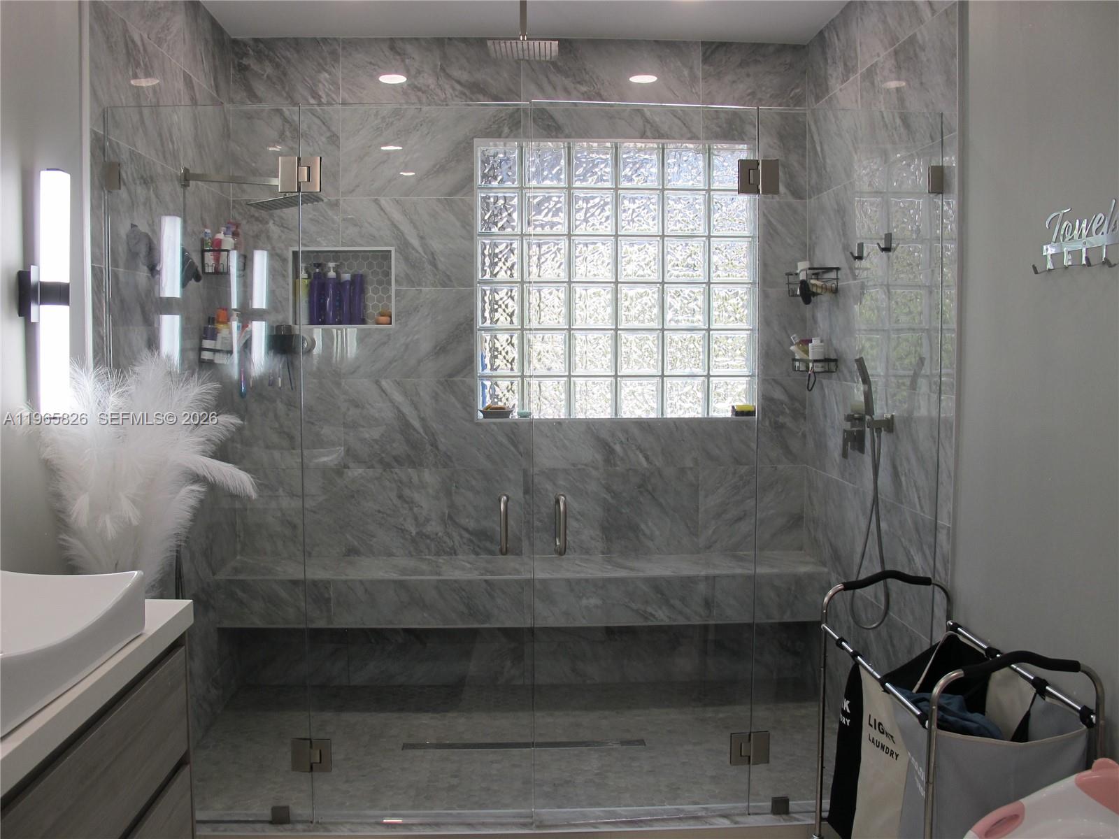 KENSINGTON - Residential