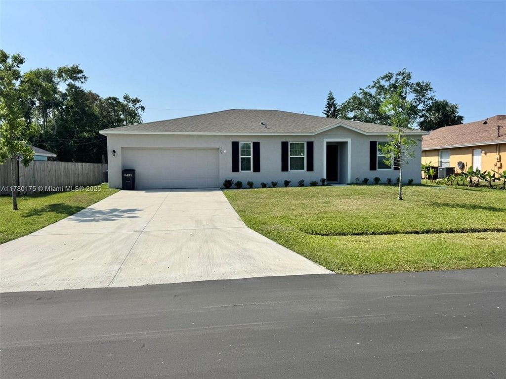 Photo of 749 SE Karrigan Ter, Port St Lucie, FL 34983 (MLS # A11780175)