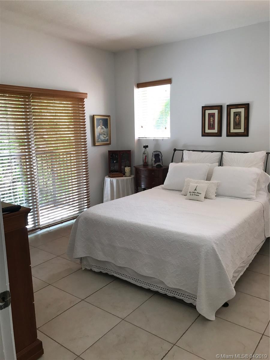 VILLA CALABRIA CONDO - Residential Lease