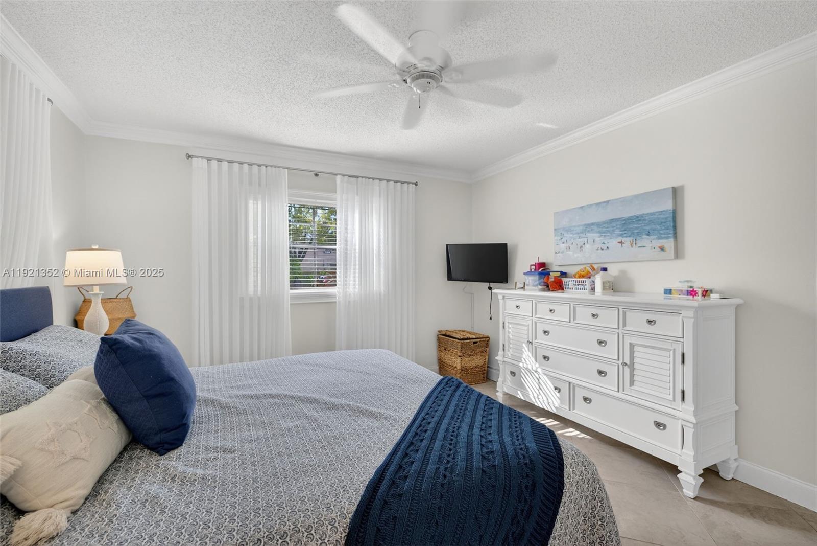 MEADOWS CONDO - Residential