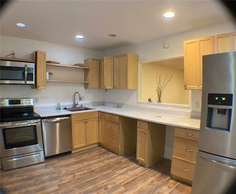 2061 NW 47th Ter 205 Lauderhill FL 33313
