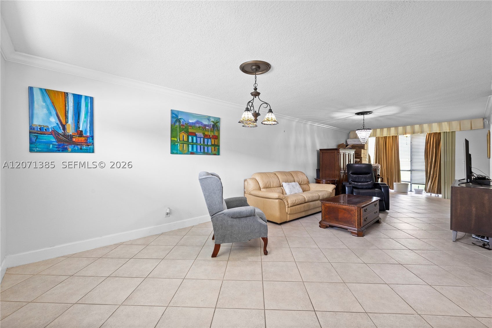 View photos, virtual tours, details... 811 S Hollybrook Dr 105
