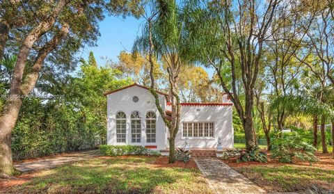 517 Minorca Ave Coral Gables FL 33134