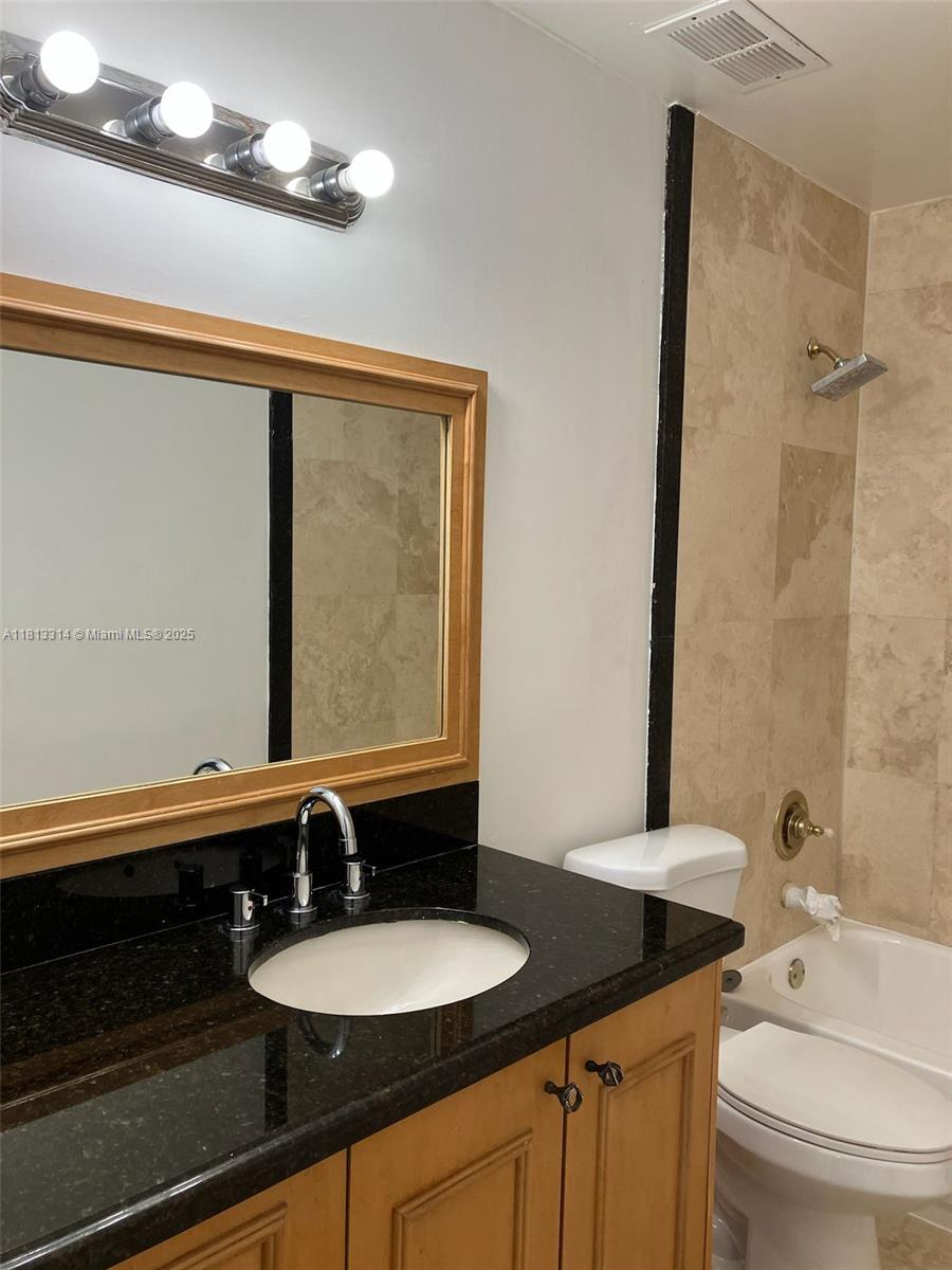 BLUE LAKE TOWNHOUSES COND - Residential Lease