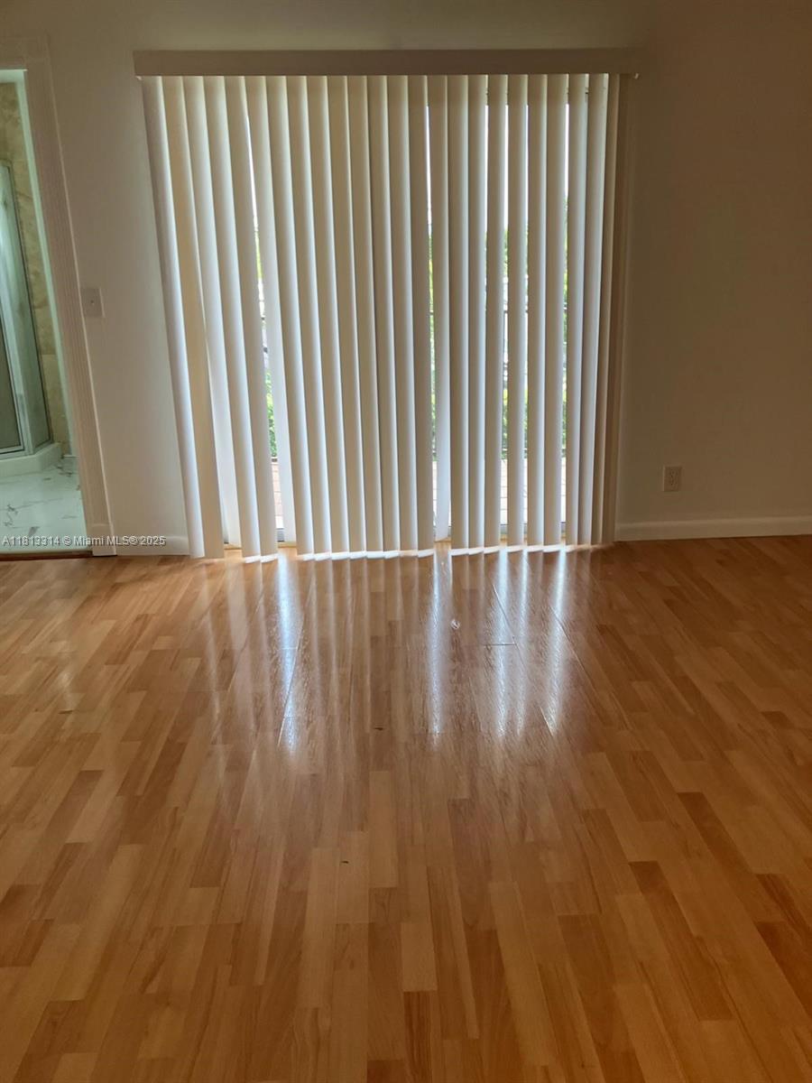 BLUE LAKE TOWNHOUSES COND - Residential Lease