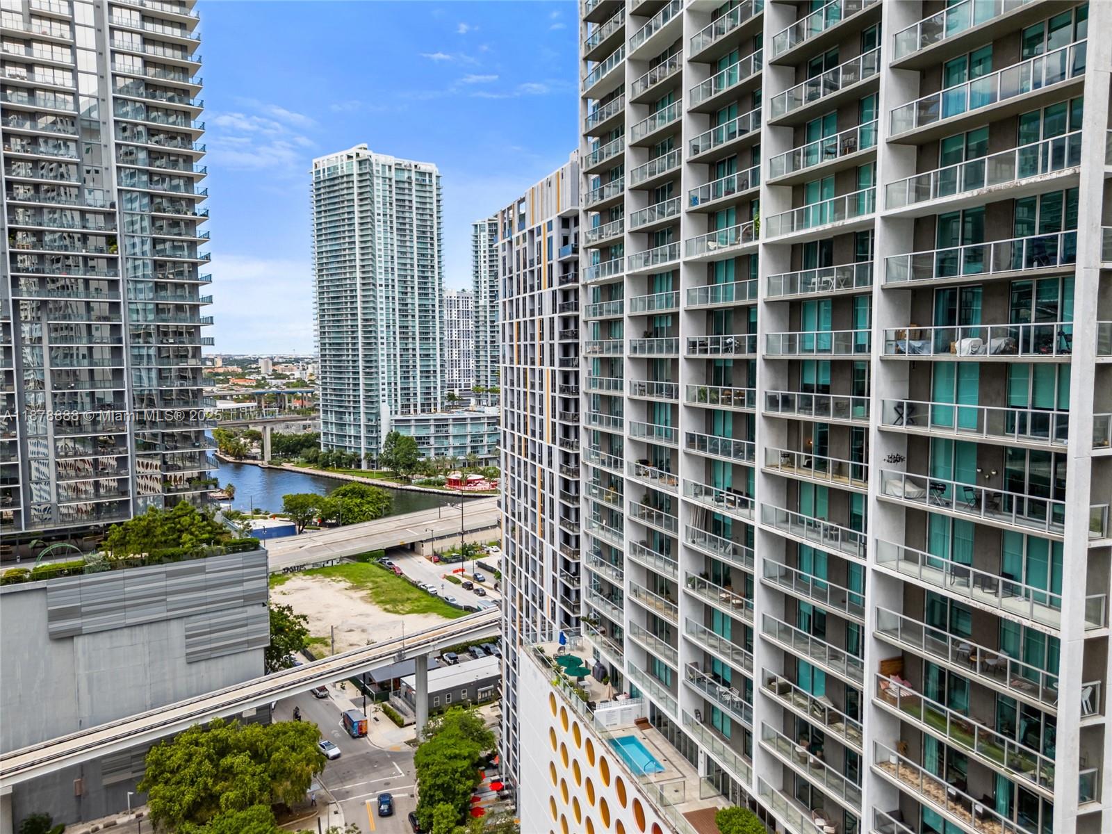 500 BRICKELL WEST CONDO - Residential