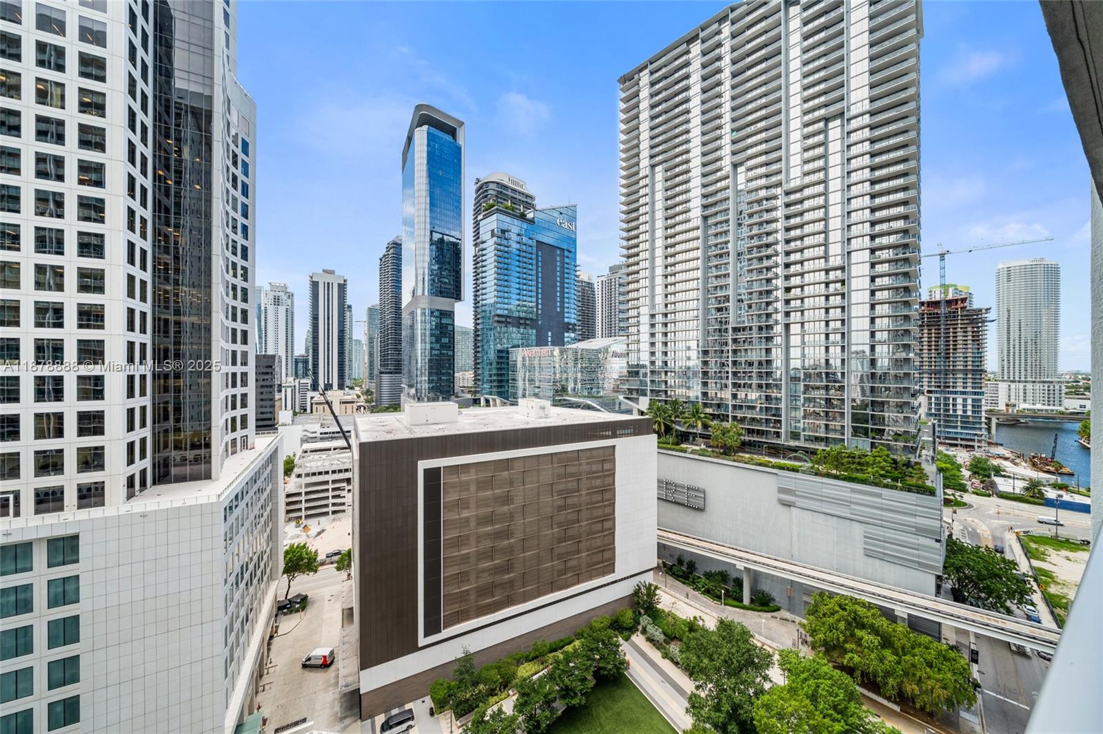 500 BRICKELL WEST CONDO - Residential